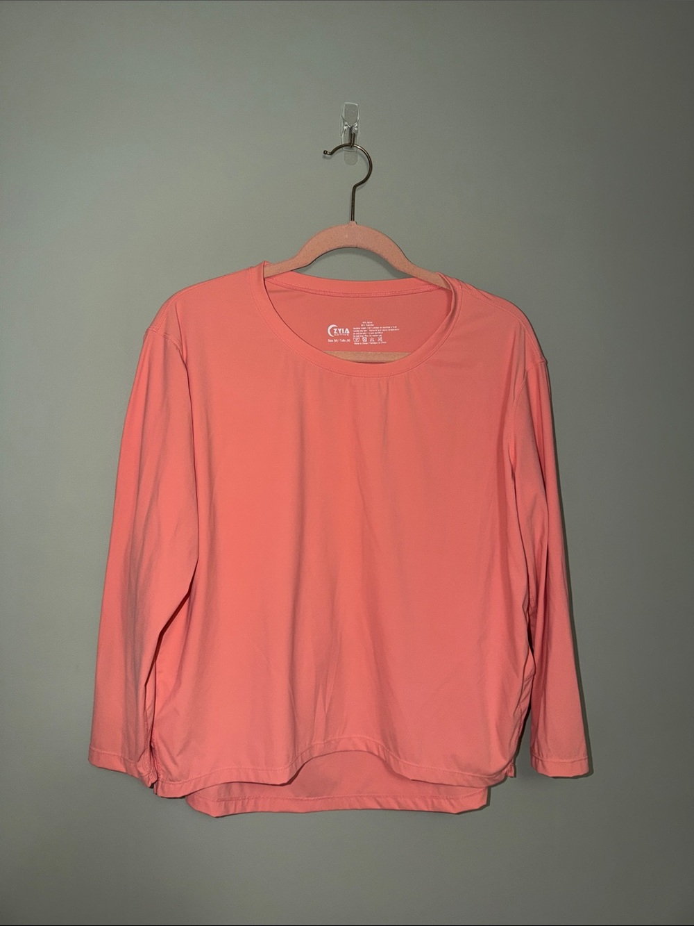 ZYIA Active Coral Long Sleeve Performance Top Women’s Medium